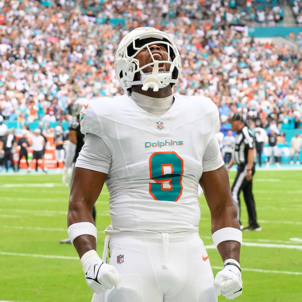 Jonnu Smith in regulation: 0/1, 0 yds 👻

Jonnu Smith in OT: 3/3, 44 yds, 1 TD 😤

Definition of STAYING READY‼️