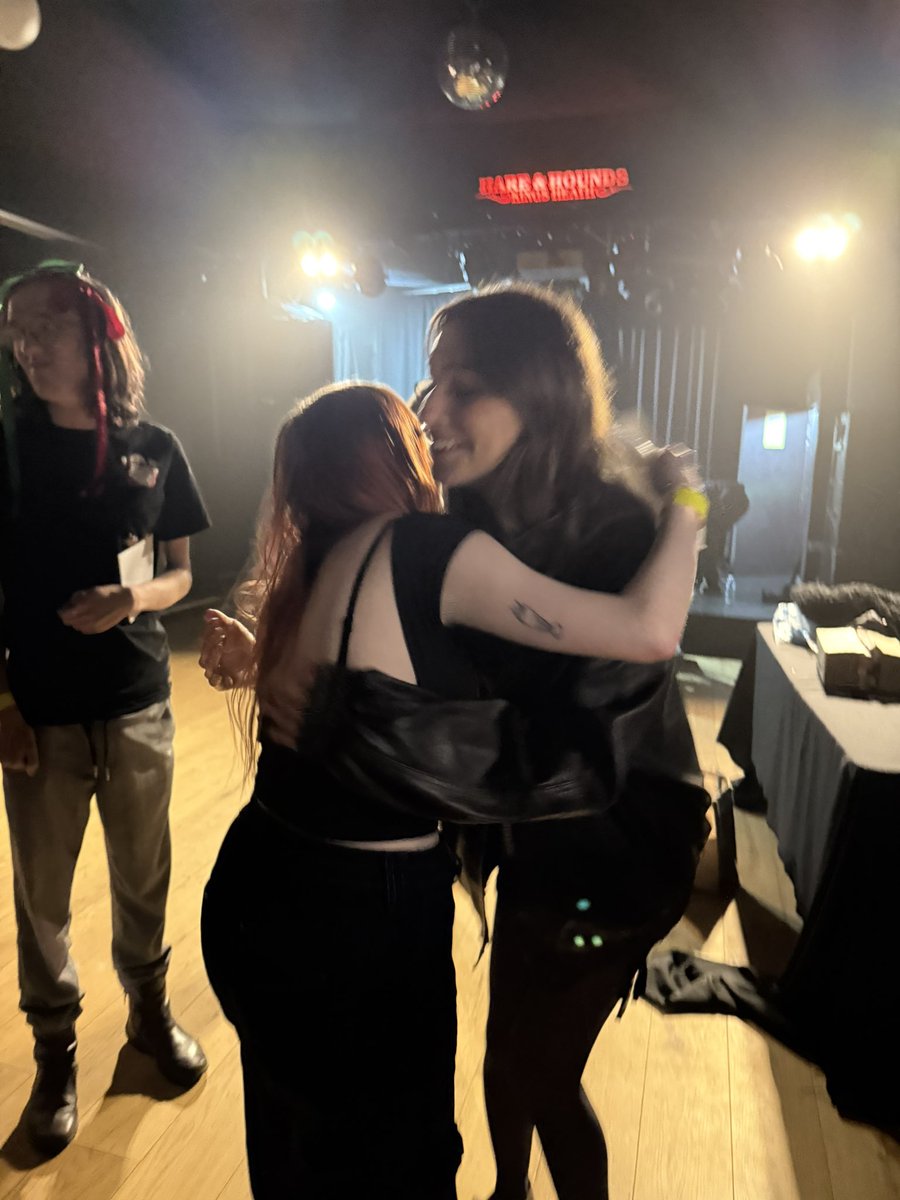 rachelInfour's tweet photo. Cannot believe it’s over but I’ve never been more grateful for music than I am right now this tour has meant so much to me I wouldn’t change even a second of it, goodbye tour until the next one 🩷 6/6 complete https://t.co/RaSwKXPaTB