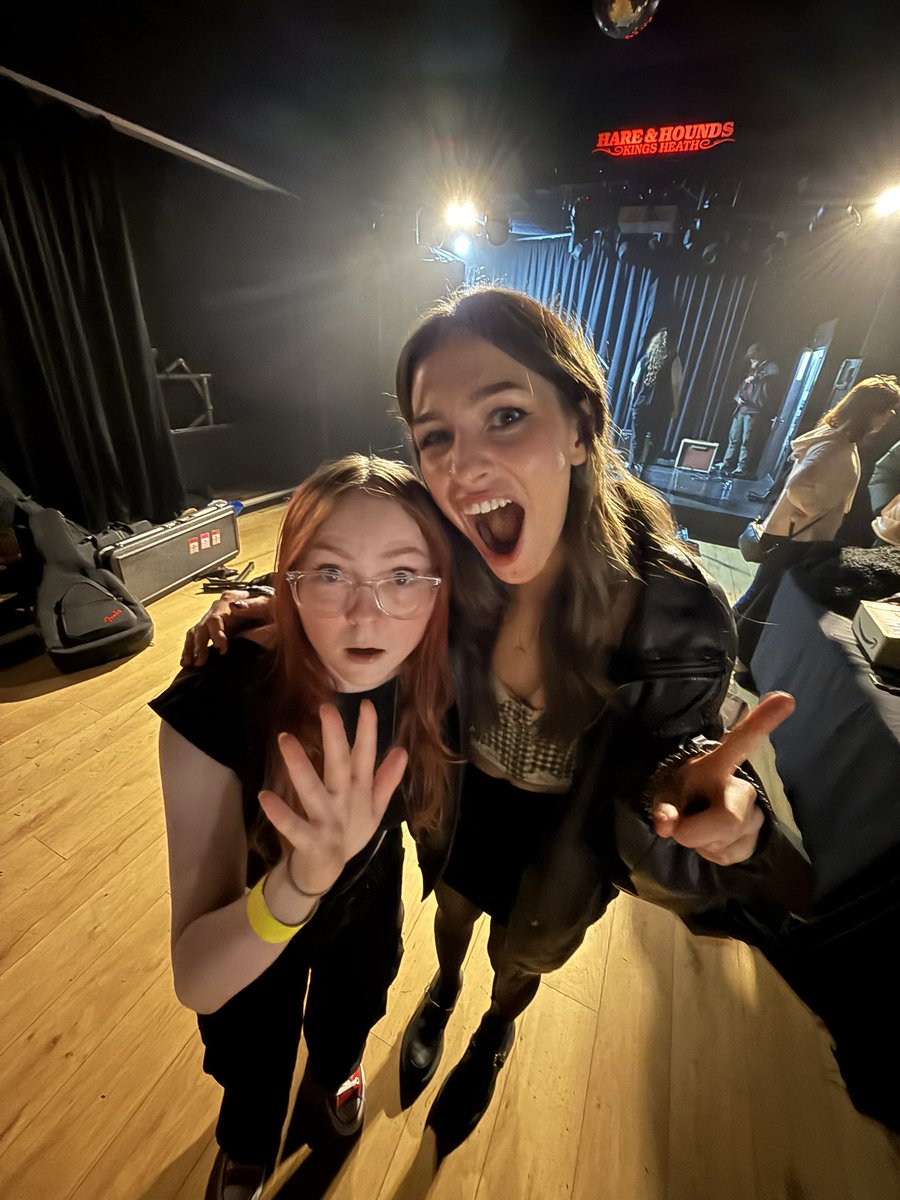 rachelInfour's tweet photo. Cannot believe it’s over but I’ve never been more grateful for music than I am right now this tour has meant so much to me I wouldn’t change even a second of it, goodbye tour until the next one 🩷 6/6 complete https://t.co/RaSwKXPaTB