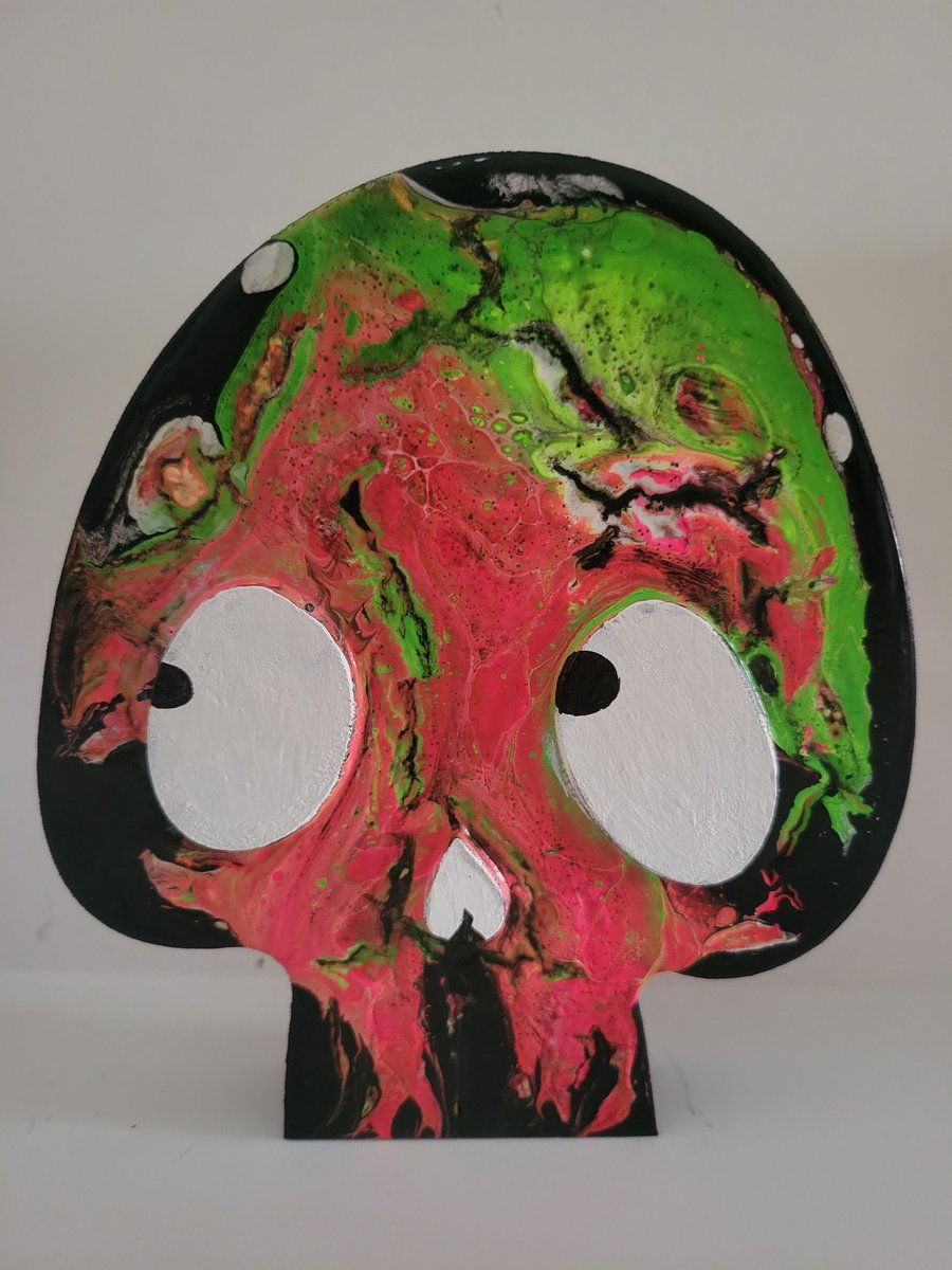 tentacletreasr's tweet photo. #art #pouringpaint #fluidart #woodenart #woodart #skullart #skull https://t.co/rANnImZCwd
