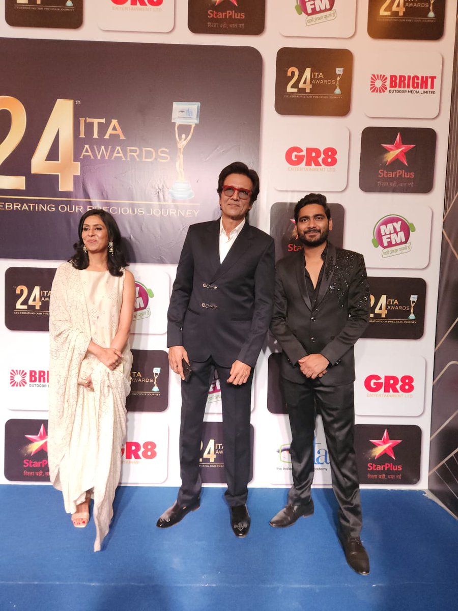 MYFMIndia's tweet photo. A star-studded evening! 
MY FM is proud to be the official radio partner of ITA Awards 2024
#ITA2024 #kkmenon #konkonasensharma #rajkumarrao #rasikadugal #bollywood #ott #stars https://t.co/DdVkglA2St