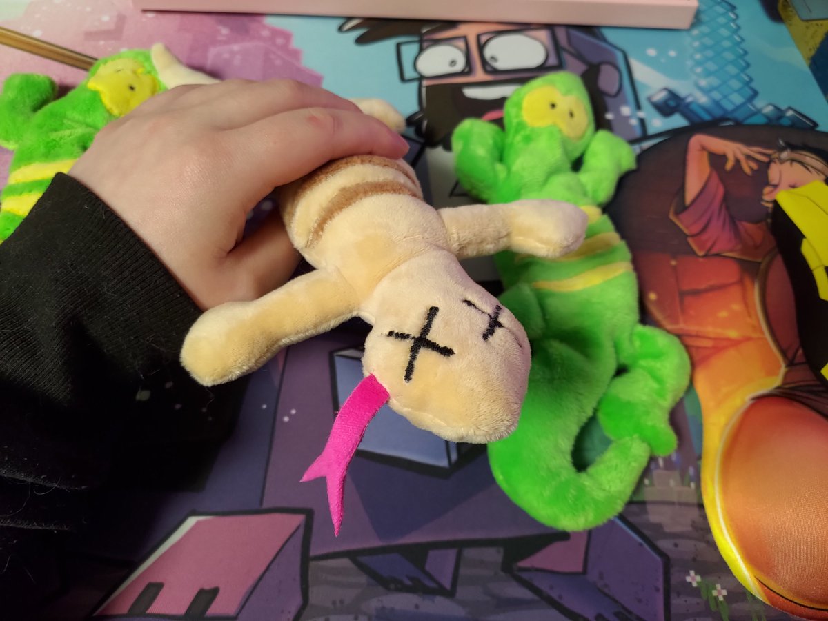 coockiep's tweet photo. Und der nächste @Gronkh Lurch. Dieser ist diesmal etwas... knusprig geworden. Er bewegt sich auch irgendwie nicht mehr? https://t.co/ecLzxUh67J