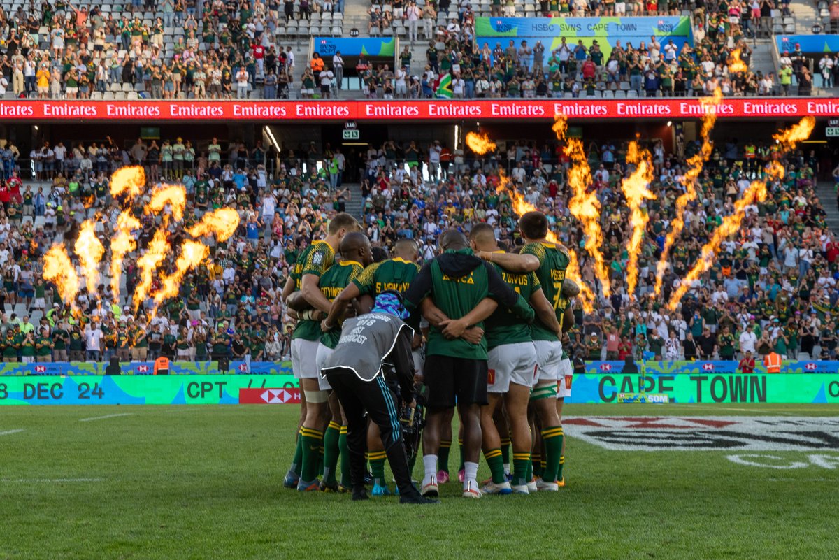 RugbyAsia247's tweet image. Congratulations to @nz_sevens Women and @Blitzboks Men as they are champions in @CapeTown7s 

Photo Credit - World Rugby

#SVNS #CapeTown7s #NZ7s #Blitzboks #RugbyAsia247