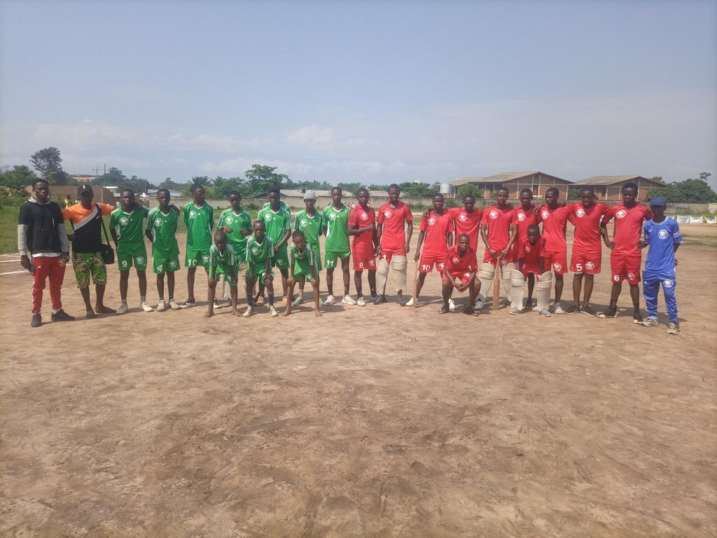 Bwiza Star Cricket Club (@bwizastarcc) on Twitter photo #CricketYacu: Bujumbura T10 Division 3 Boys League.
Toss: <a href="/BwizaStarCC/">Bwiza Star Cricket Club</a> won the toss, elected to bat first
FT: <a href="/BwizaStarCC/">Bwiza Star Cricket Club</a> 6/5 - 28/8 <a href="/KiyangeStarCC/">Kiyange Star Cricket Club</a>
🙌 Score: <a href="/KiyangeStarCC/">Kiyange Star Cricket Club</a> won by 22 Runs
🏏 MVP: Kenny <a href="/KiyangeStarCC/">Kiyange Star Cricket Club</a> with 24 Runs
⏰ 9h00 - 🗓 Dec 7 - 📍ETS Kamenge #CricketYacu: Bujumbura T10 Division 3 Boys League.
Toss: <a href="/BwizaStarCC/">Bwiza Star Cricket Club</a> won the toss, elected to bat first
FT: <a href="/BwizaStarCC/">Bwiza Star Cricket Club</a> 6/5 - 28/8 <a href="/KiyangeStarCC/">Kiyange Star Cricket Club</a>
🙌 Score: <a href="/KiyangeStarCC/">Kiyange Star Cricket Club</a> won by 22 Runs
🏏 MVP: Kenny <a href="/KiyangeStarCC/">Kiyange Star Cricket Club</a> with 24 Runs
⏰ 9h00 - 🗓 Dec 7 - 📍ETS Kamenge