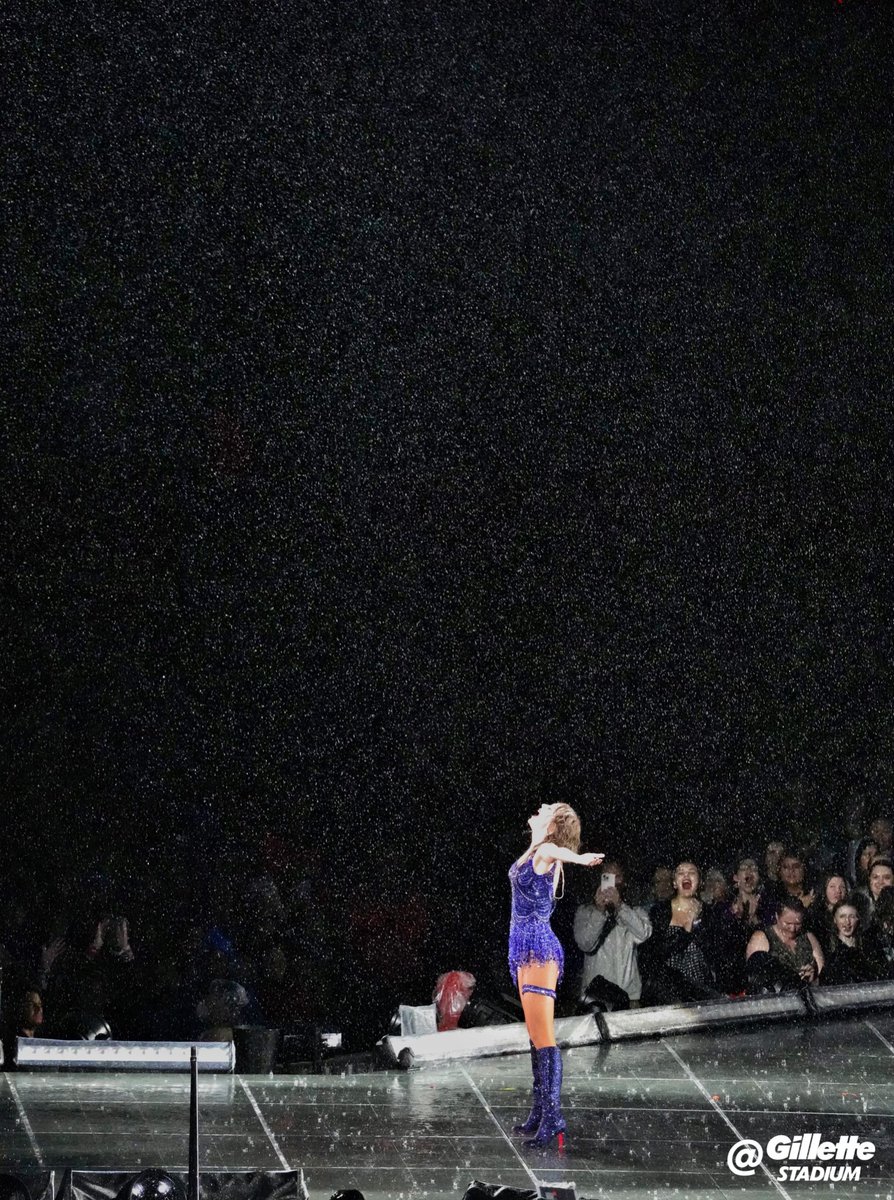 Gillette Stadium tweet media