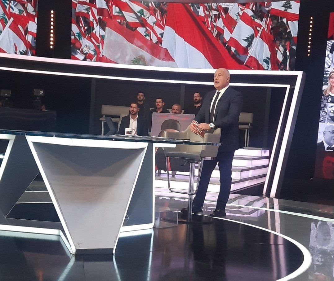sarelwa2et's tweet photo. زحلة وقنات وبلا والأشرفية لم يتمكن الطاغية بشار الأسد من دخولها، واليوم لم يعد قادرا على الدخول إلى أي مكان في سوريا، وربما العالم. إذا كنت غير قادر على تأمين مكان إقامة، نستقبلك على الرحب والسعة في زنزانة سمير جعجع في وزارة الدفاع، حيث دفع ثمن تركيباتكم الاستخباراتية https://t.co/twb0Yy0ZFw
