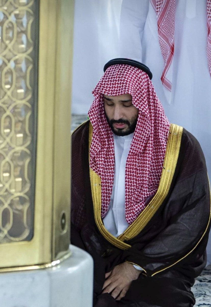 S_thunyan's tweet image. الله يحفظك ويحفظ من جابك ويجزاكم عن الناس كل خير ويطول بأعماركم على طاعته أنتم نموذج ودروس عملية عظيمة للعالم كله المسلم والمسيحي واليهودي للحكمة و للرحمة و مخافة الله في عبادة 😍 #سلمان_بن_عبدالعزيز #محمد_بن_سلمان