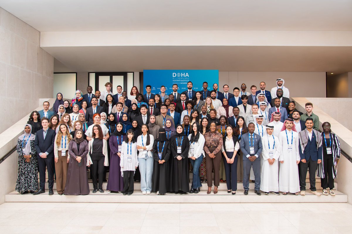 taibahu's tweet photo. فخورون بتمثيل 
الطالبة شهد المطرفي
من كلية العلوم بـ #جامعة_طيبة 
لشباب المملكة 🇸🇦
في #منتدى_الدوحة "النسخة الشبابية"
بمشاركة 150 شاباً ومدرباً ومؤثرا 
يمثلون 90 دولة من مختلف أنحاء العالم
والذين ناقشوا "حتمية الابتكار"
من خلال التركيز على
خمسة مجالات رئيسية: 
الجغرافيا السياسية والتنمية الاقتصادية
والتقنيات الناشئة والأمن
والدبلوماسية الثقافية.