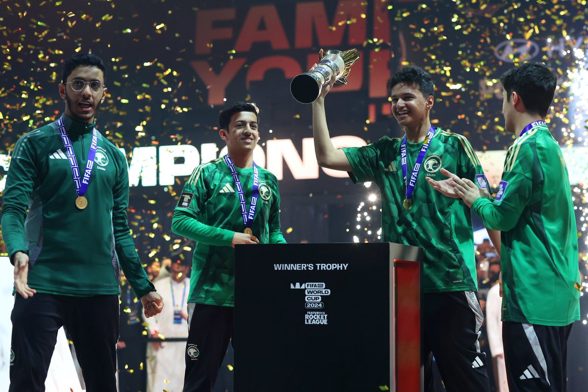 FalconsEsport's tweet photo. شيل يا طويل العمر شيل!!! 🏆🇸🇦
#FeWCRL https://t.co/uXebKW2c6R