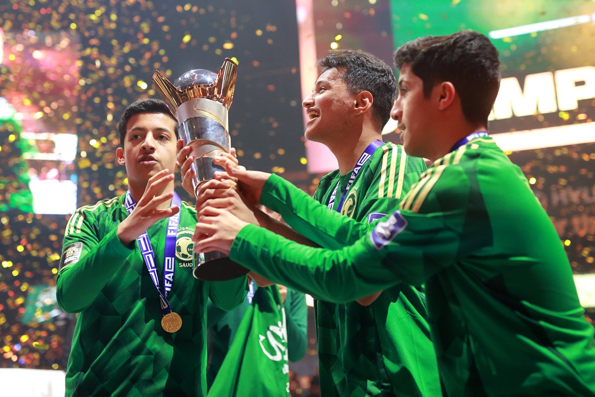 FalconsEsport's tweet photo. شيل يا طويل العمر شيل!!! 🏆🇸🇦
#FeWCRL https://t.co/uXebKW2c6R