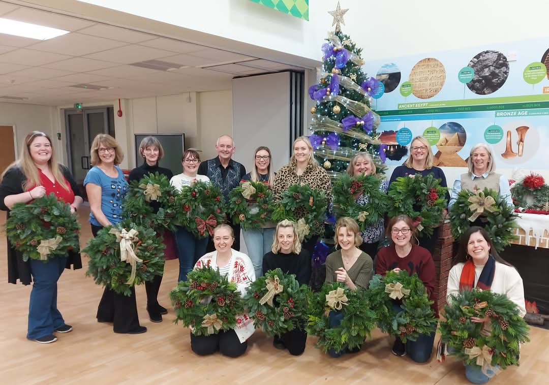 PFAPolegate's tweet image. What a fantastic night at our annual wreath making @PolegateSchool

Thank you to everyone who joined came along for a masterclass in wreath making from Loveland’s Flowers  🤩🤩

The results are stunning and there are going to be some beautiful front doors this Christmas!