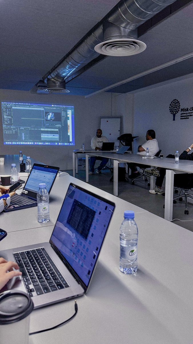 ReemPSD's tweet photo. I’m happy I got the chance to attend the Misk Art Week class, “video editing: From Shot to Story,” with Amr Rabee, co-founder of Barber Shop Studios. It was a great experience to learn more about video editing and storytelling. 
@miskartinst https://t.co/rJENBWyfdG