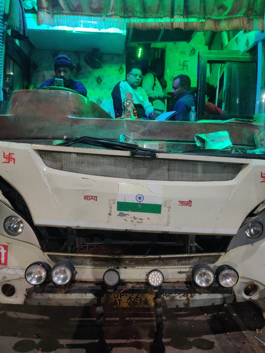 getting__iNsAnE's tweet photo. @ixigo @abhibus Booked a ticket from Lucknow to Delhi. Asked to seat in different bus which is very pathetic. Original departure time 10:30pm. It's 12:30am and still bus not departed. Looking for a full refund. Attaching photos of current bus. https://t.co/TeKEnuIlly