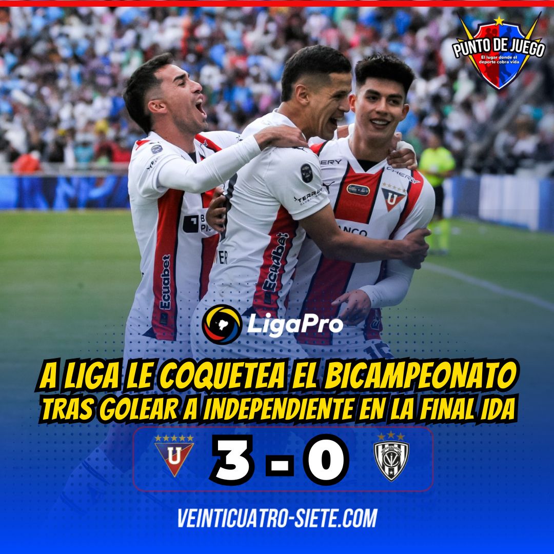 GoleoEC's tweet photo. @LDU_Oficial quedó a un paso del título de la #LigProEc 2024 tras derrotar 3-0 a @IDV_EC en la final de ida, disputada la tarde del sábado 7 de diciembre en el estadio Rodrigo Paz. Álex Arce, con un doblete, y Gabriel Villamil, con un golazo, fueron las figuras de un encuentro. https://t.co/qxWM4WBFAg