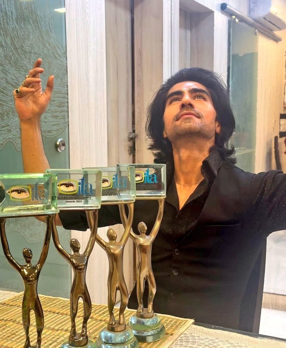 abhira9878's tweet image. DKP spent a year sidelining HC and PR , hyped the new gen, and ITA 2024 still said, ‘Nah, we’ll take the legends.’ New gen who? Even DKP’s mess couldn’t dim #Harshali’s shine. 😂👏 #TryHarder 

#HarshadChopda #Pranalirathod
#ITAAwards2024 

Ps- DKP they proved who they are 🔥