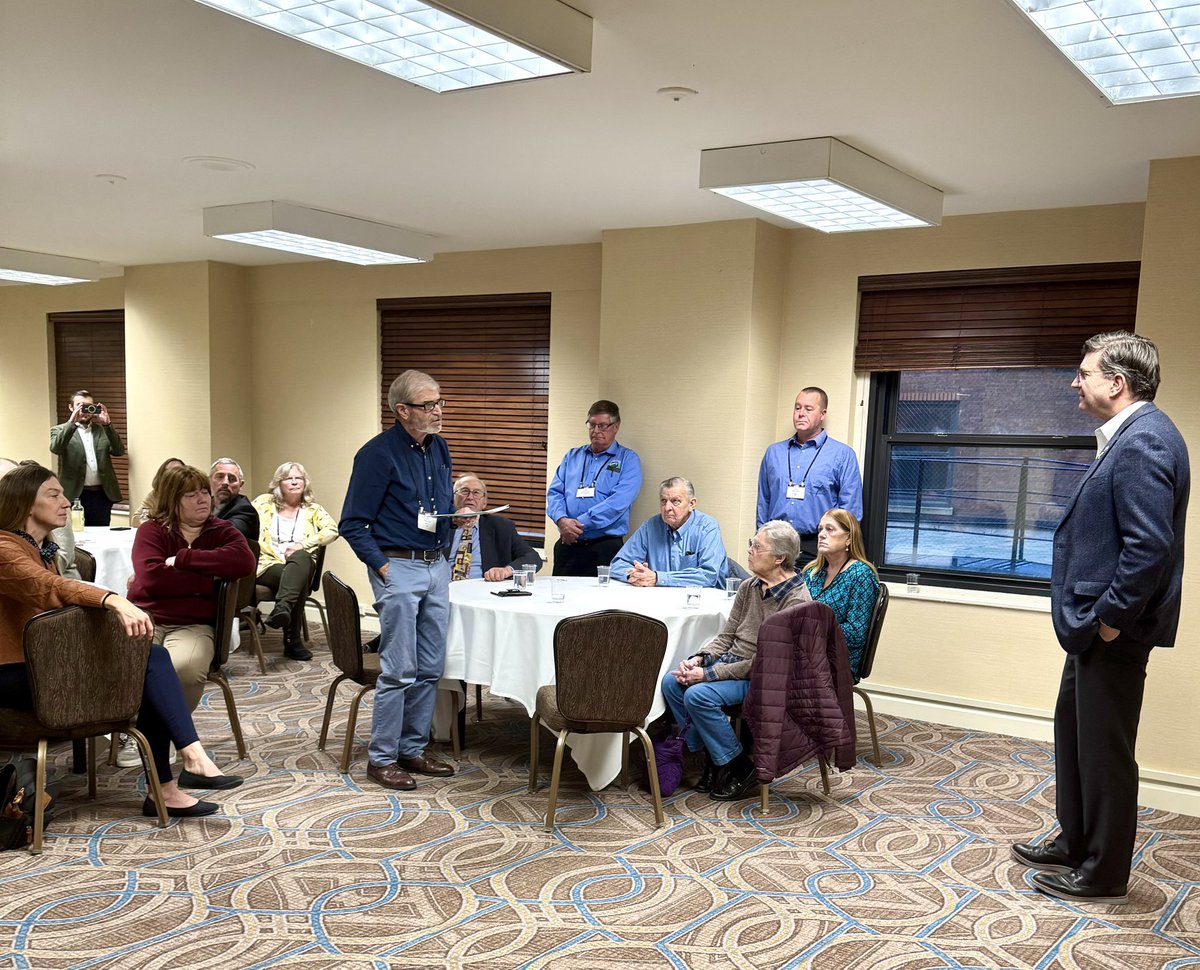 ILFarmBureau's tweet photo. IFB farmers had the opportunity to meet with @RepSchneider during Annual Meeting, engaging in meaningful discussions on the farm bill, estate tax, and insurance. #IFBAM24 https://t.co/FvmnFQluR5