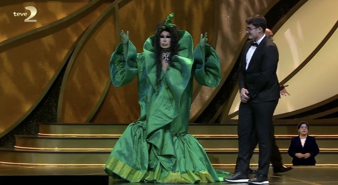 kızlarla kahve içmeye giderken bizim sadelik #PanteneAltınKelebek