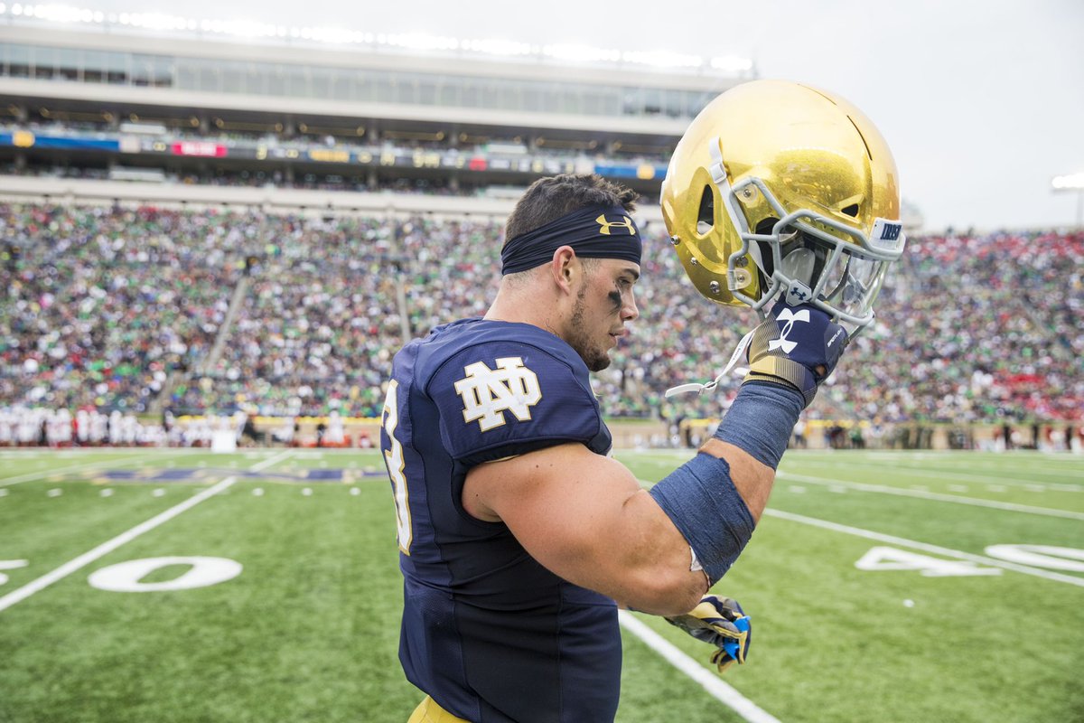 Notre Dame v Indiana in the first ever #CFBPlayoff is an all-time historic moment for football in the great state of Indiana. 

I’d sell my house to be inside Notre Dame stadium on December 20th 🔥
