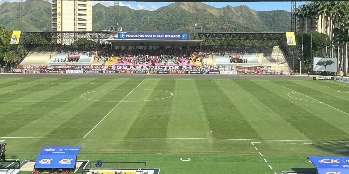 CDominguesP's tweet photo. Los Granadictos comienzan a poblar la popular del Misael. Faltan dos horas para el partido.

3:09 pm https://t.co/XzvhXFmDzK