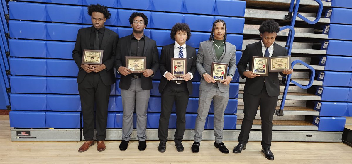JahkariSilva's tweet photo. Honored to have earned All-League recognition for the second year in a row. Grateful for my coaches, teammates, and everyone who’s supported me along the way. The grind doesn’t stop bigger goals ahead! 💪🏽🏈 #AllLeague #HardWorkPaysOff #RecruitReady #StudentAthlete #FootballLife https://t.co/7usU2sqKWv