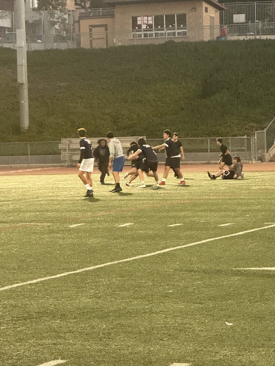 JacksonDGetting's tweet photo. Fun time practicing rugby/touchrugby at ruhs rugby pratice #Rugby #TouchRugby # RuhsRugby https://t.co/xuBCoKXq1j