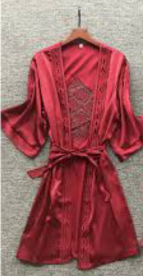 KaPhindile's tweet image. Wabanjwa nomuntu ogqoke satin gown ke sana 👌🏾🤣😂#Uyajola99