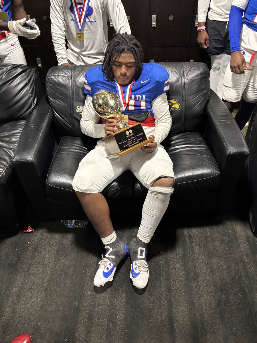 DemetreusRoss20's tweet photo. 6A State Champs💍 #exit206 #TEAM #AGTG https://t.co/rV1XDMfLXd