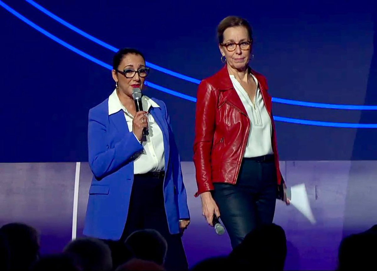 fadila_khattabi's tweet photo. 🇫🇷🇪🇺Heureuse d’avoir lancé le 3ème Conseil national de @Renaissance aux côtés de @fabienne_keller. Les membres du Conseil ont élu @GabrielAttal comme Secrétaire national du parti 👏et @Elisabeth_Borne Présidente du Conseil national👏🇪🇺🇫🇷 https://t.co/0PTpt1dclR