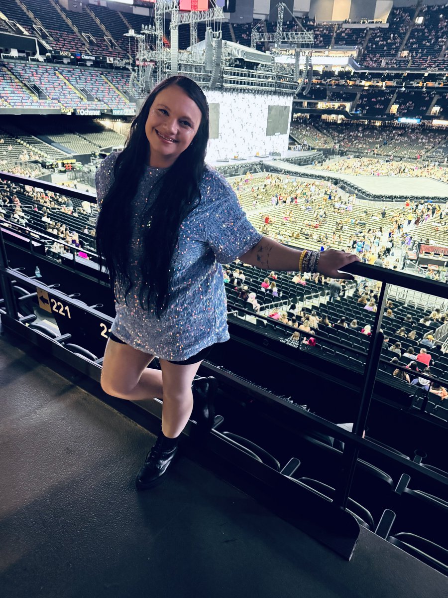 kaylahbrynn13's tweet photo. goodbye eras. you were magical✨@taylornation13 @taylorswift13 @EKSwiftie2 @nola_swiftie @SamNapoli https://t.co/Ixoeulysqd