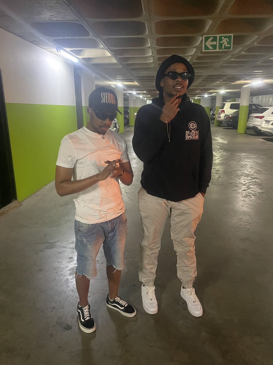 TERRORT6's tweet photo. Maloba kamo santana le mie dwgo!
@ChokweG https://t.co/6VsX0CasEn