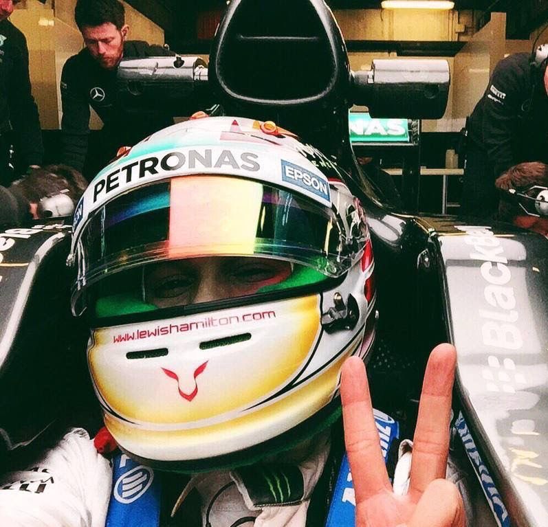fiagirly's tweet photo. first and last car selfie! 🥹🥹❤️❤️ https://t.co/l8XuqNXSdP