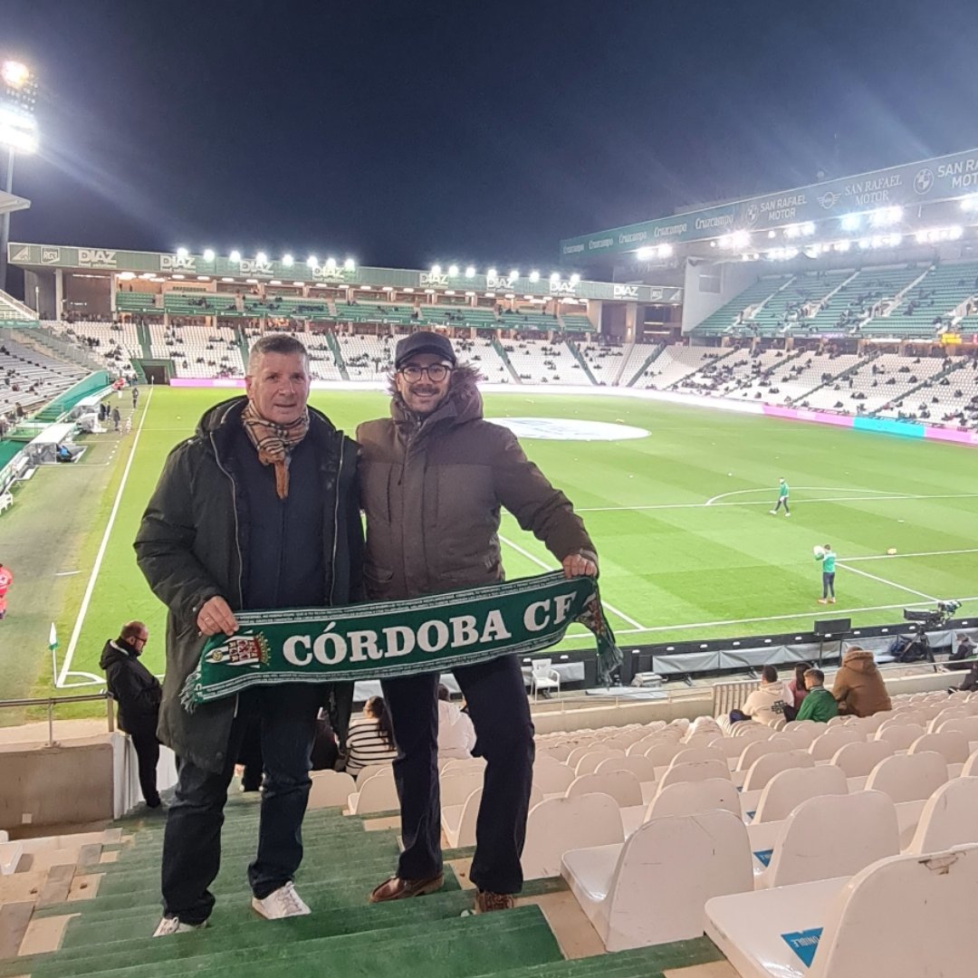 FernanGomez10's tweet photo. Disfrutando en el Arcangel el Córdoba Tenerife gracias a la invitación del sorteo de @CalifatoBV !!! #VamosCCF #Ligahypermotion https://t.co/X53mNVbh1C