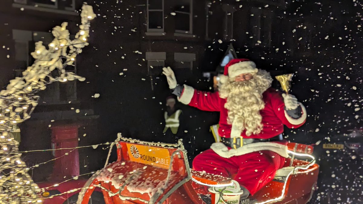 RTW Round Table (@rtw_round_table) on Twitter photo Thank you Culverden, a fantastic haul this evening. Look out for us tomorrow night when we are starting on Birling Road and ending in Moat Farm. Find our routes and track Santa at rtwrt.org/santasleigh <a href="/NourishFoodbank/">Nourish Foodbank Tunbridge Wells</a> Thank you Culverden, a fantastic haul this evening. Look out for us tomorrow night when we are starting on Birling Road and ending in Moat Farm. Find our routes and track Santa at rtwrt.org/santasleigh <a href="/NourishFoodbank/">Nourish Foodbank Tunbridge Wells</a>