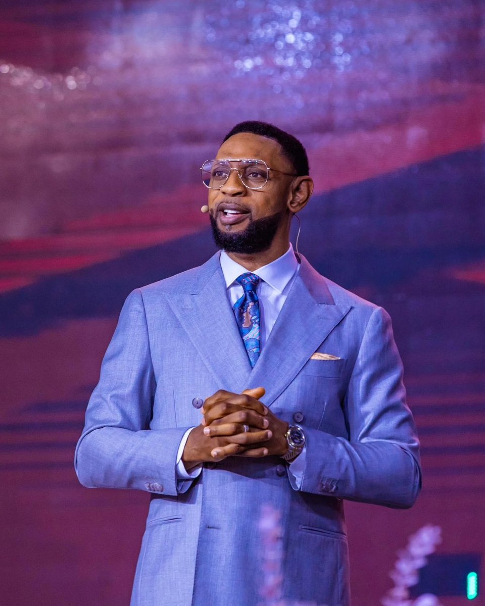 BiodunFatoyinbo's tweet photo. #COZASundays What are you thankful for today?

No matter what, give thanks!

#COZA12DG2025 #COZAGlobal #BiodunFatoyinbo #ModeleFatoyinbo #PB https://t.co/He4vynVNgN