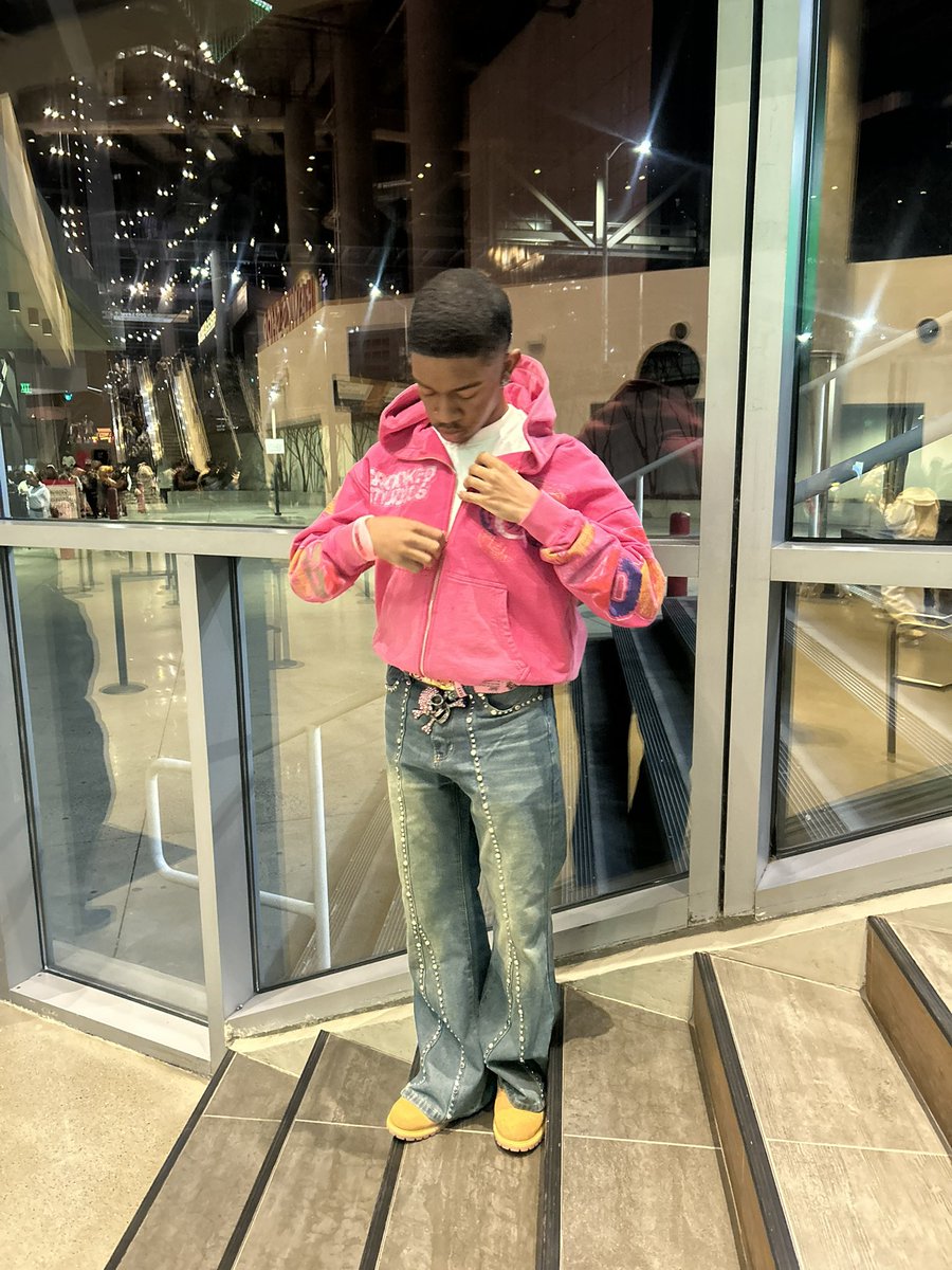 ZHE2SEXYY's tweet photo. you think i’m sexy now 🫦 ? https://t.co/t5gEtZii9b