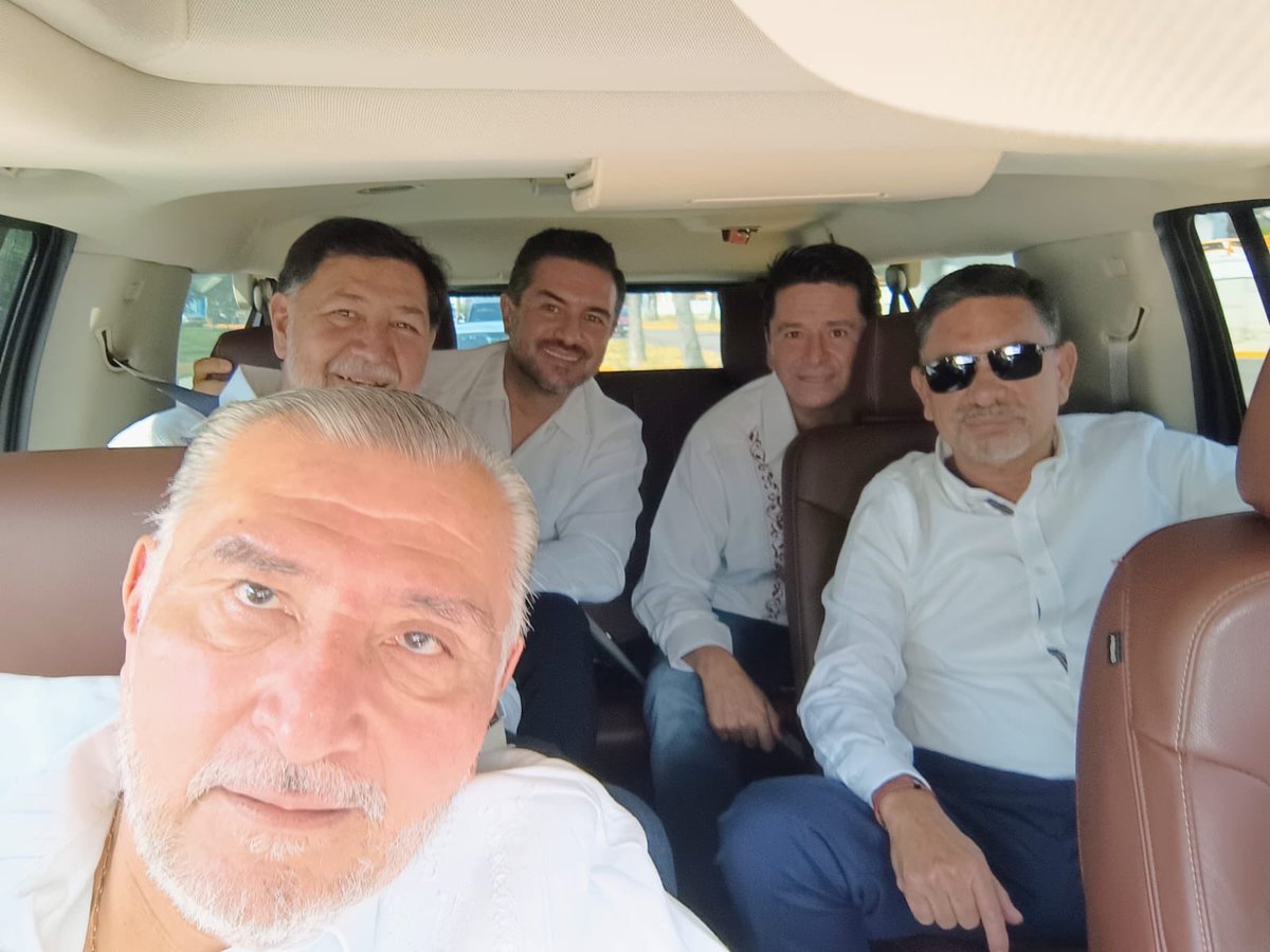 fernandeznorona's tweet photo. No está solo, no está solo. https://t.co/WovNeCjojX