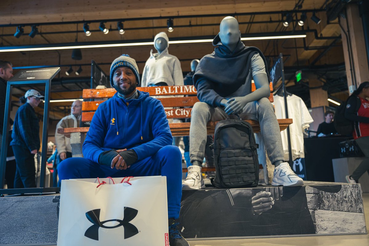 MayorBMScott's tweet photo. . @UnderArmour welcome to the @Balt_Peninsula 🔥 https://t.co/YzH6eOPgYW
