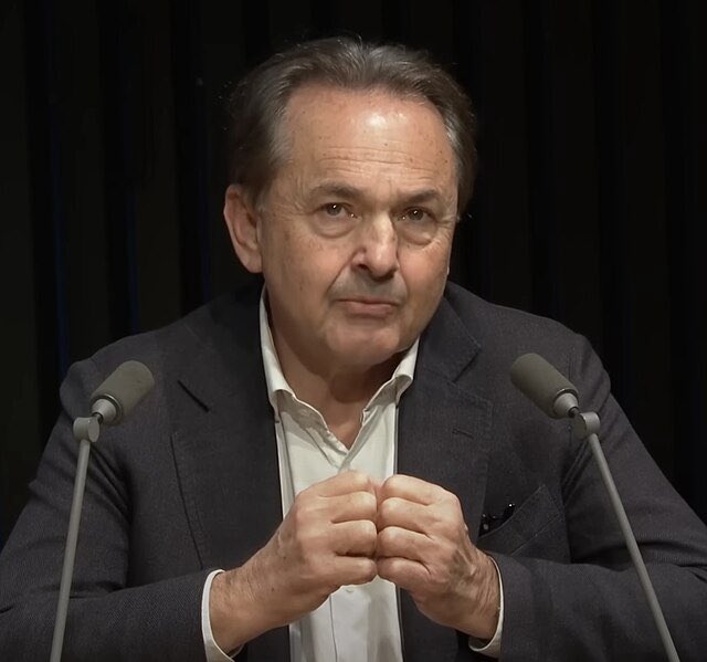 Aujourd’hui dans mon émission #pilpoul sur <a href="/RCJRADIO/">Radio RCJ</a> RCJ et sur YT, je recevais le lumineux Gilles Kepel, spécialiste du monde arabo-musulman pour un tour d’horizon complet de la situation au #MoyenOrient. #Israel #Syrie #iran #liban #hezbollahvsisrael 

youtube.com/live/p3gVzghYp…