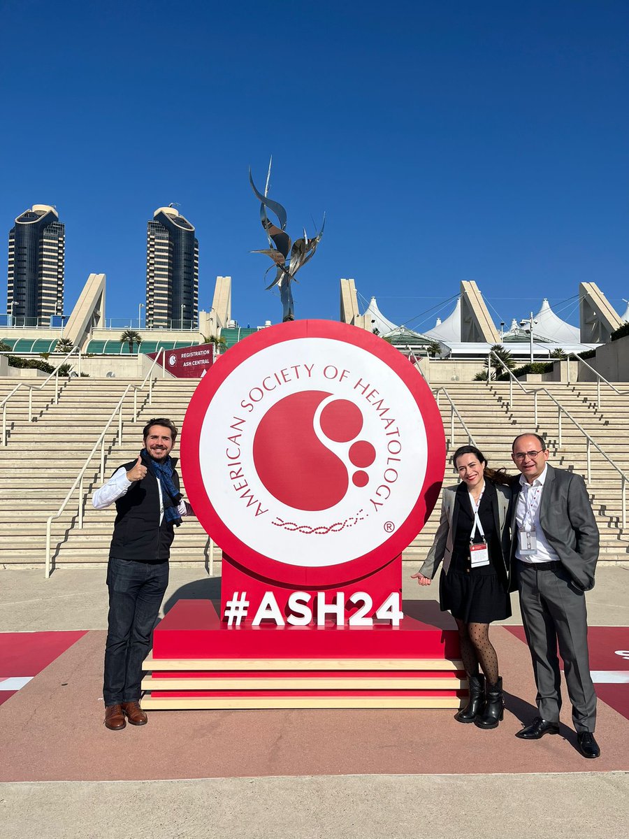 AlexandreZerbib's tweet photo. Day 3 at #ASH2024
What a great French team present in San Diego for learning from experts on #cGVHD management 
Darko Kiprijanovski @frieastrid https://t.co/rpvzlBzAfY