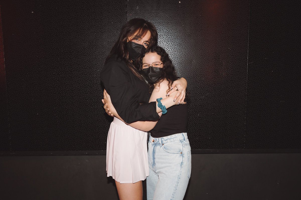 océane is seeing ariana💋 tweet media