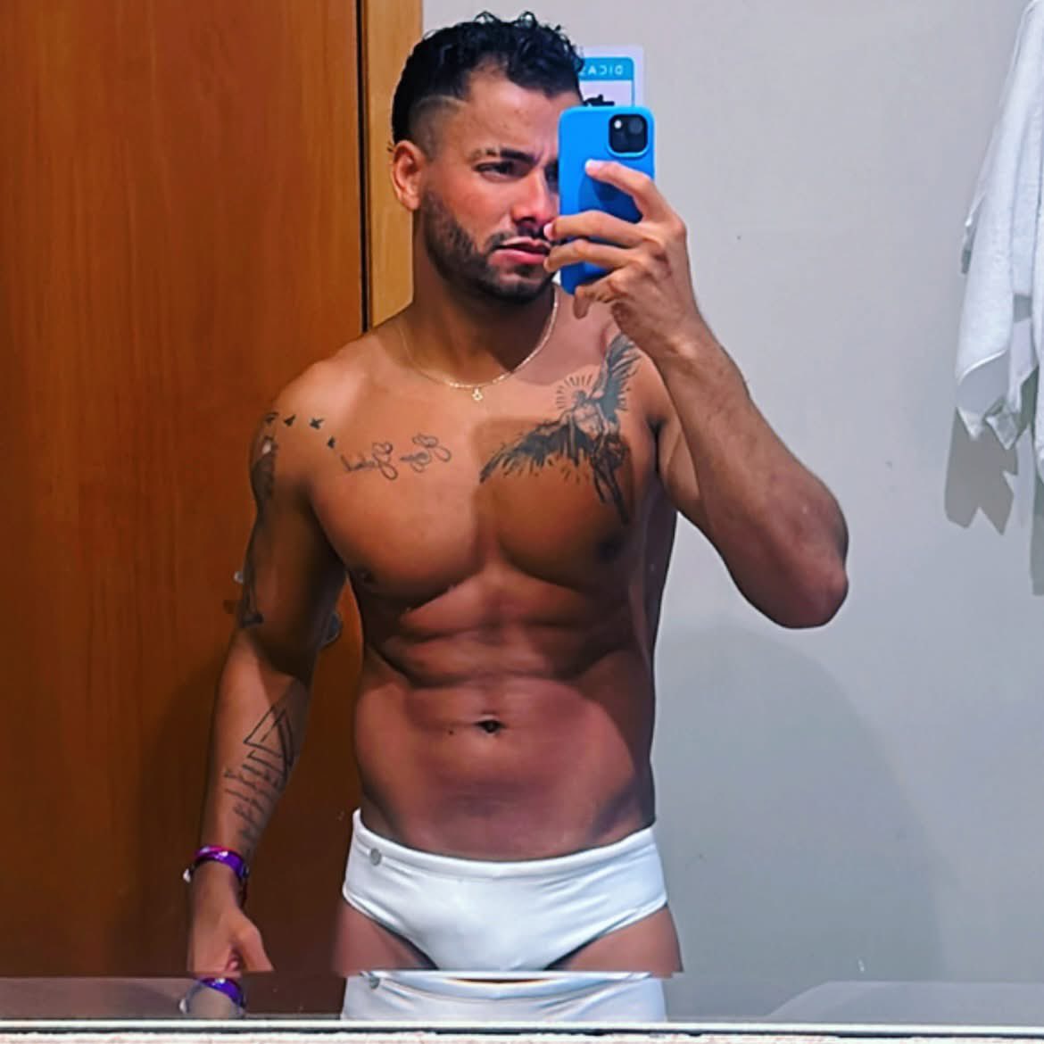 Wenderrac's tweet photo. - Hoje eu acordei com autoestima baixa, mas aí lembrei dessa foto do Malai que tirei esse ano!😅🍪🤭 https://t.co/kOddfVGJH7