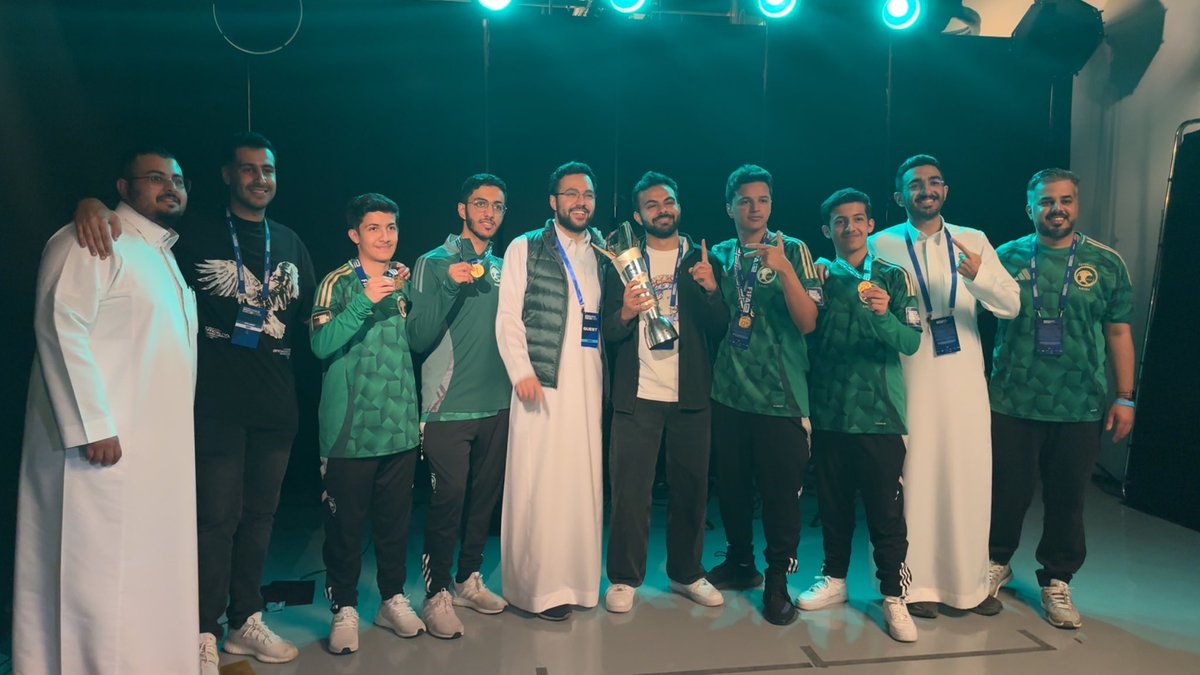 iWAJEHi's tweet photo. عالبركة من اعماق قلبي 
اداء مشرف من اساطيرنا واللهم لك الحمد قدرو انهم يفوزون بالبطولة بدوووووون اي خسارة من بداية الببطولة https://t.co/f5bVo4AxZk
