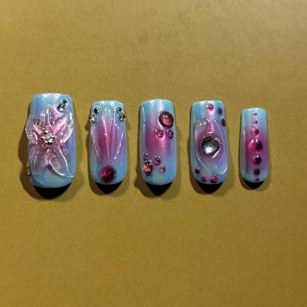 ClaraErgx's tweet photo. Si vous voulez des beaux petits ongles réutilisables à l’infini, venez sur ig : klapimp🤘🏻🍓

#nail #presson #pressonnails #ongles https://t.co/lNosHxyaYE