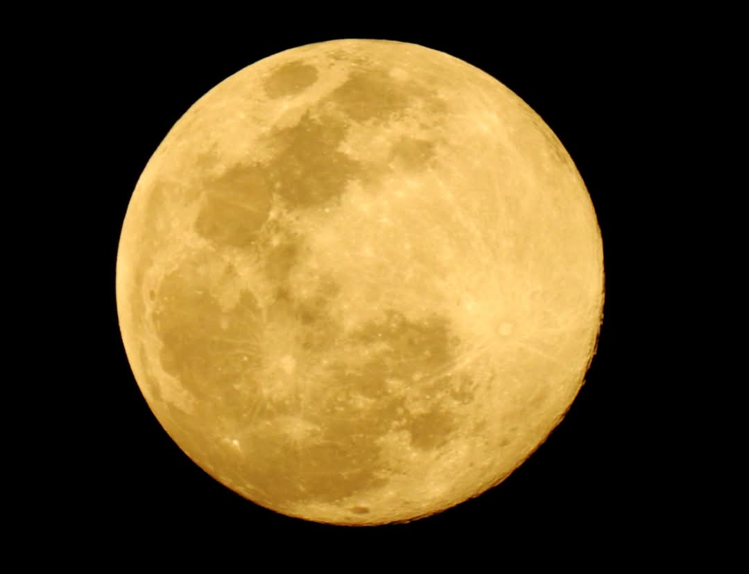 DrAmitKap's tweet photo. #Super_Moon 🌕
 #Super_Pink_Moon had been looking over India on 7th April 2020.. Actually it was brighter &amp; bigger only with orange colour in India (Not Pink) Like this.
#theme_pic_India_moonclicks
#Nikon
#Covid, #coronavirus https://t.co/0pVrcmk8qT