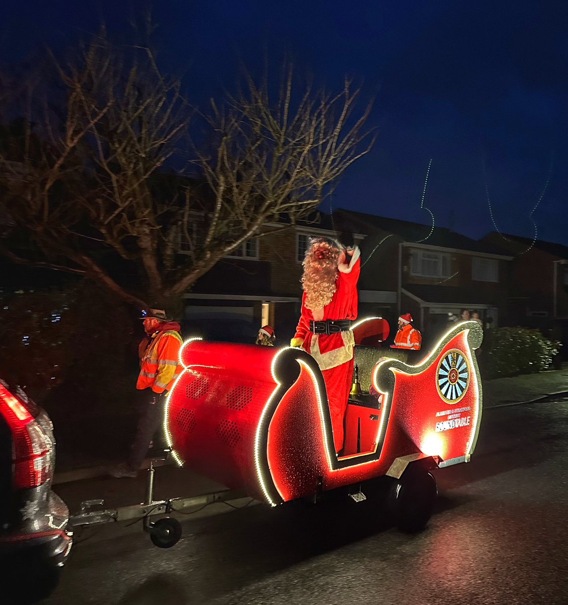 AlcesterScouts's tweet image. Lovely evening spreading Christmas cheer around part of Alcester with the Alcester &amp;amp; Stratford District Round Table. Santa Sleigh. Huge thanks to all our volunteers for supporting, raising funds for local charities!
#Alcester #AlcesterScouts #Roundtable #Christmas #SantaSleigh