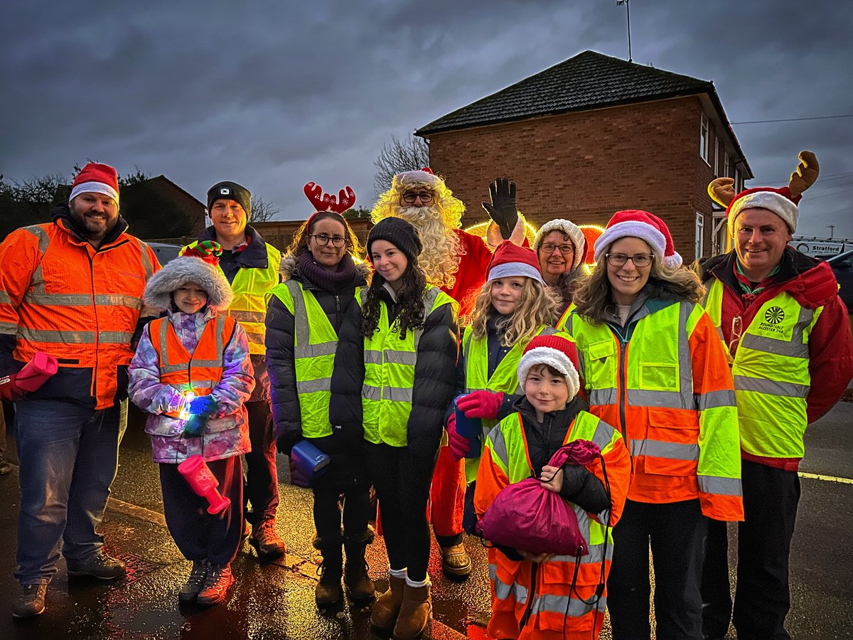 AlcesterScouts's tweet image. Lovely evening spreading Christmas cheer around part of Alcester with the Alcester &amp;amp; Stratford District Round Table. Santa Sleigh. Huge thanks to all our volunteers for supporting, raising funds for local charities!
#Alcester #AlcesterScouts #Roundtable #Christmas #SantaSleigh
