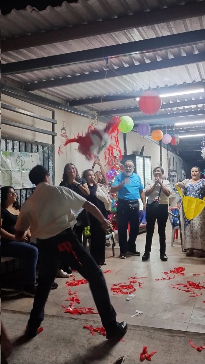 ninanoise's tweet photo. Convivencia de fin de año con los voluntarios turixes! https://t.co/DeMS5aCDIy