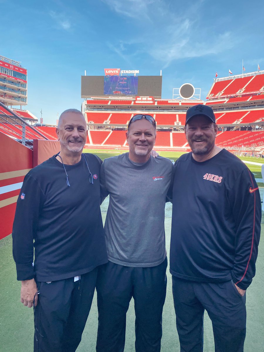 DragonSeats's tweet photo. The 49ers are leveling up their sidelines with our newest bench technology — Our team is excited to kick off this new partnership and support the 49er athletes in San Francisco today and for the long haul! 🔥🐉💪

#DragonSeats #49ers #NFL #Football #SanFrancisco #Technology https://t.co/qcFqstXr6r