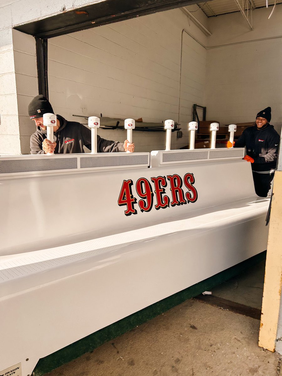 DragonSeats's tweet photo. The 49ers are leveling up their sidelines with our newest bench technology — Our team is excited to kick off this new partnership and support the 49er athletes in San Francisco today and for the long haul! 🔥🐉💪

#DragonSeats #49ers #NFL #Football #SanFrancisco #Technology https://t.co/qcFqstXr6r