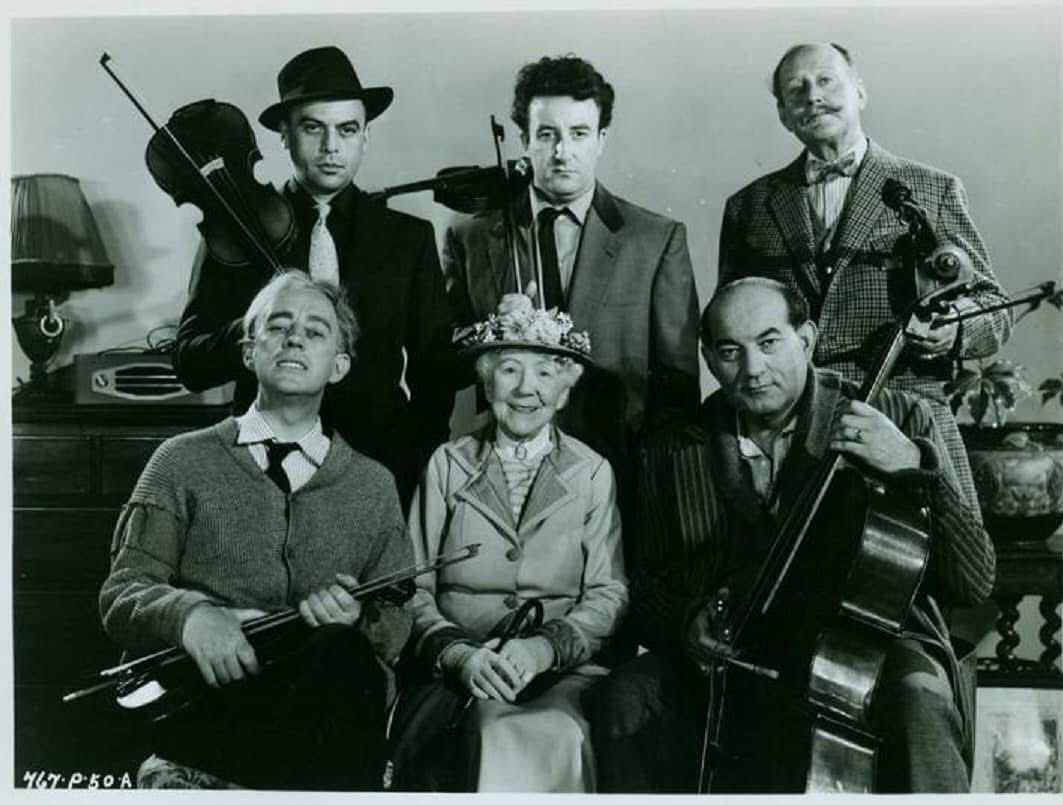 RobertWRossEsq's tweet photo. On this day in 1955 #EalingStudios released THE LADYKILLERS, their Murder Pantomime for the season.
It was also the film on which PETER SELLERS sat at the feet of his hero ALEC GUINNESS for the first time. https://t.co/emD5MFidBA